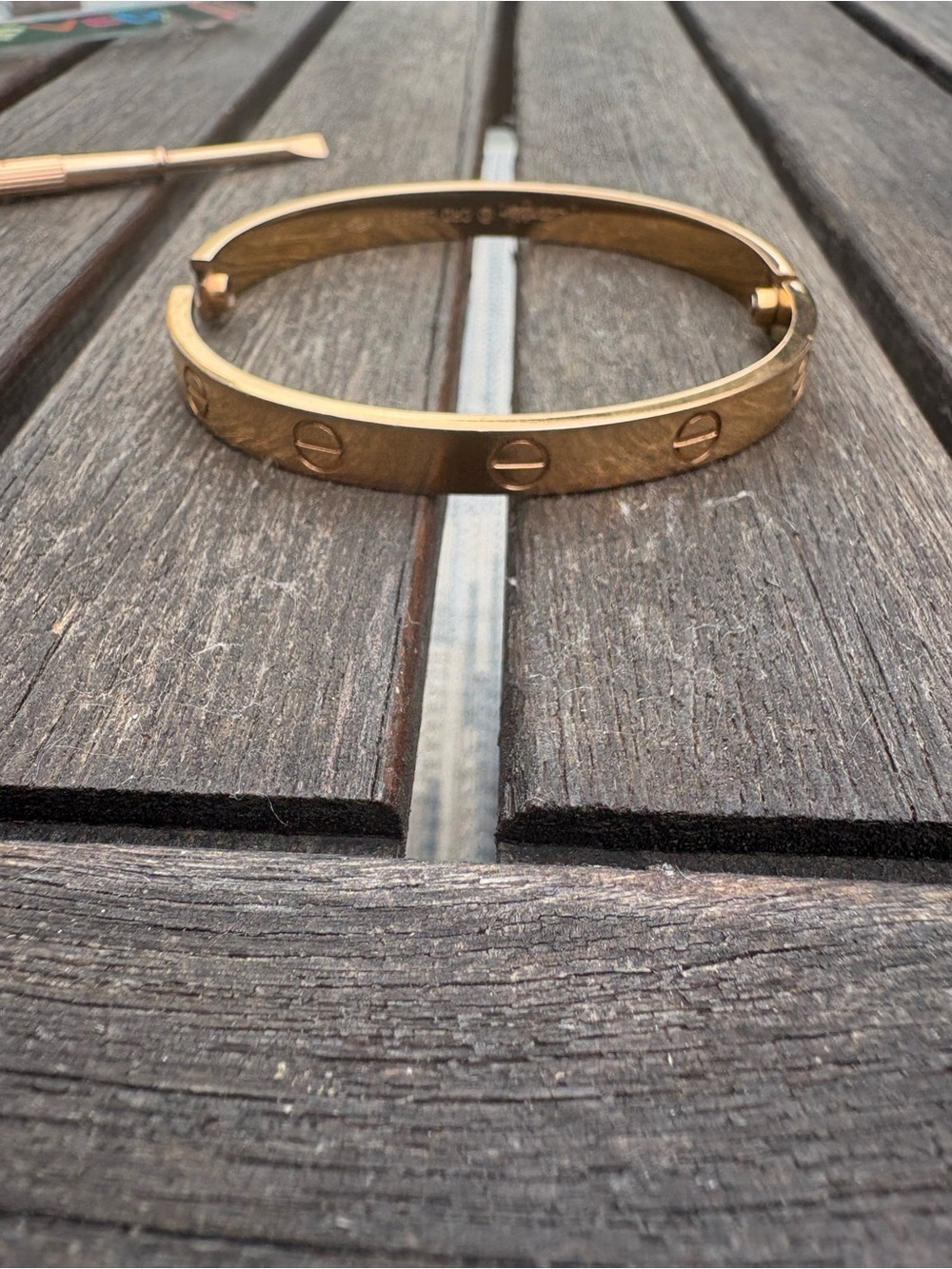 Stunning Unisex Gold Screw-Accent Bangle Bracelet - Unbranded